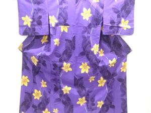 未使用品　蝶に花模様浴衣